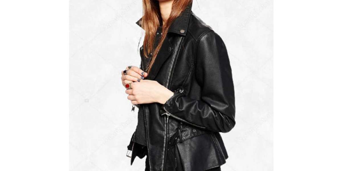 The Asymmetrical Zip Leather Jacket: A Bold Fashion Statement for the Modern Wardrobe